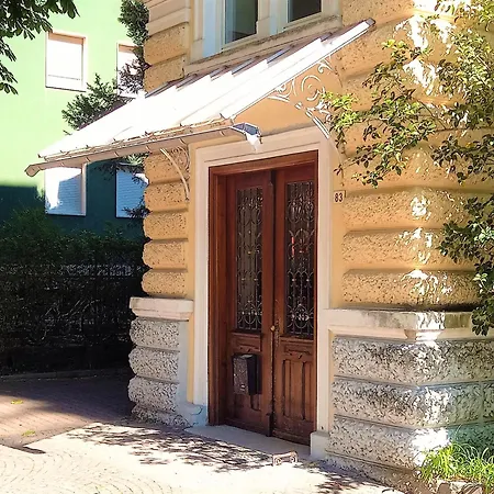 3-zimmer-appartement In Privatvilla, Zentrum, Kostenloser Parkplatz Mit Gaestekarte Merano